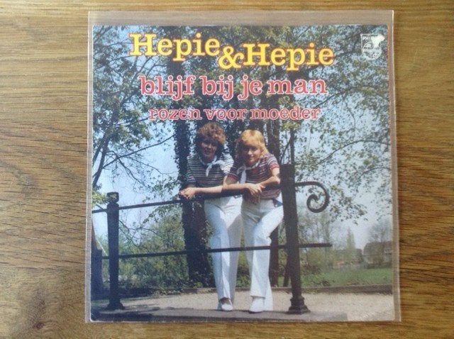 single hepie & hepie, Cd's en Dvd's, Vinyl Singles, 7 inch, Ophalen of Verzenden, Beschermende buitenhoes, Nederlandstalig