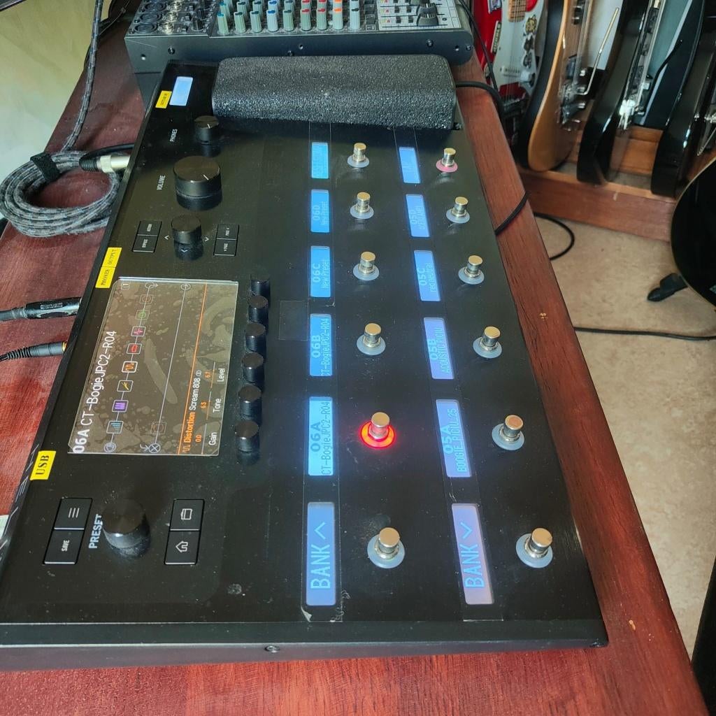 LIJN 6 HELIX VLOER, Muziek en Instrumenten, Ophalen, Zo goed als nieuw, Multi-effect