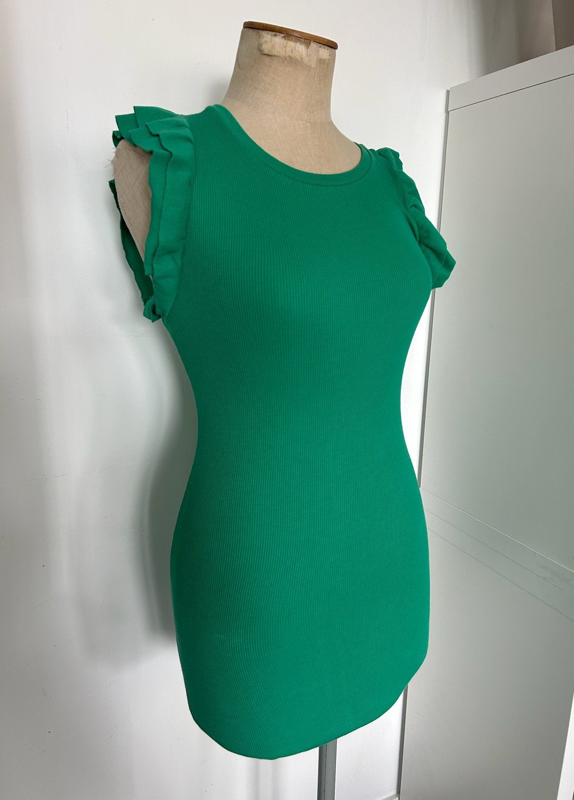 Robe moulante verte à volants Zara taille M, Vêtements | Femmes, Taille 38/40 (M), Enlèvement ou Envoi, Au-dessus du genou, Comme neuf