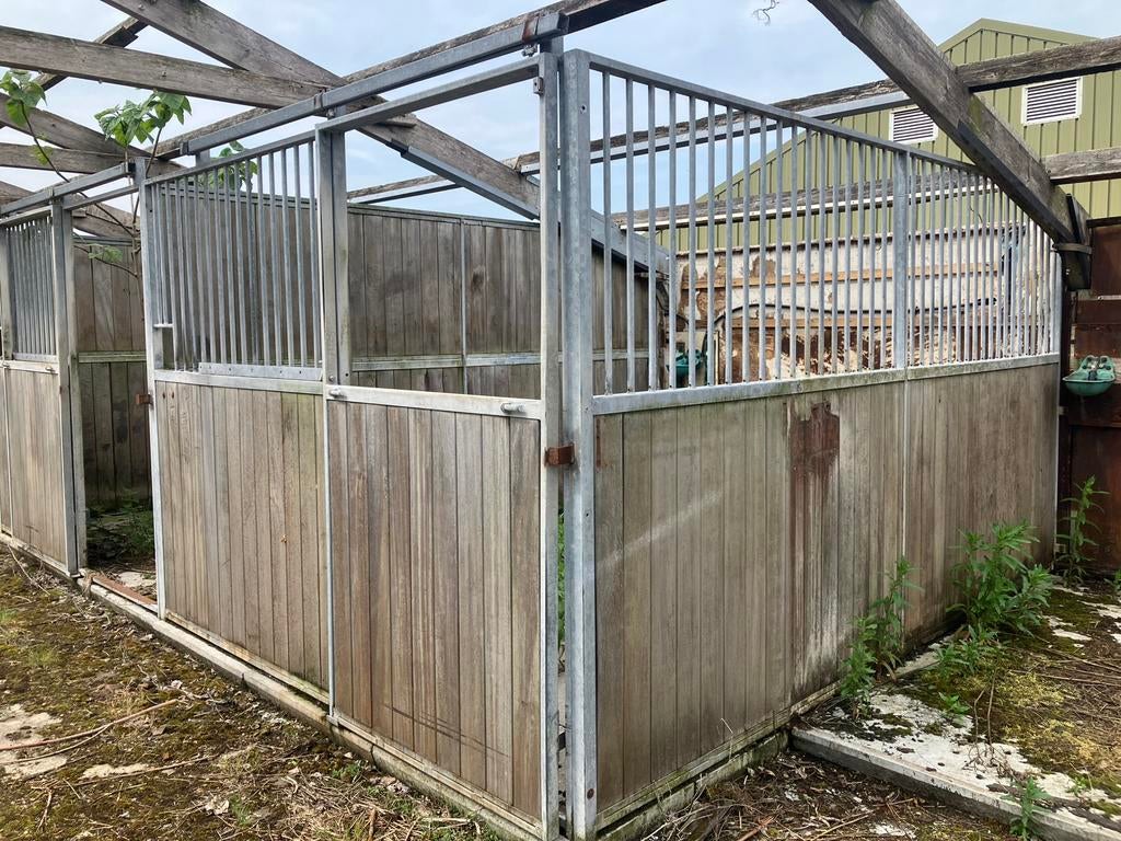 6 paardenboxen zijwand + voorwand met schuifdeur 400x300x220, Dieren en Toebehoren