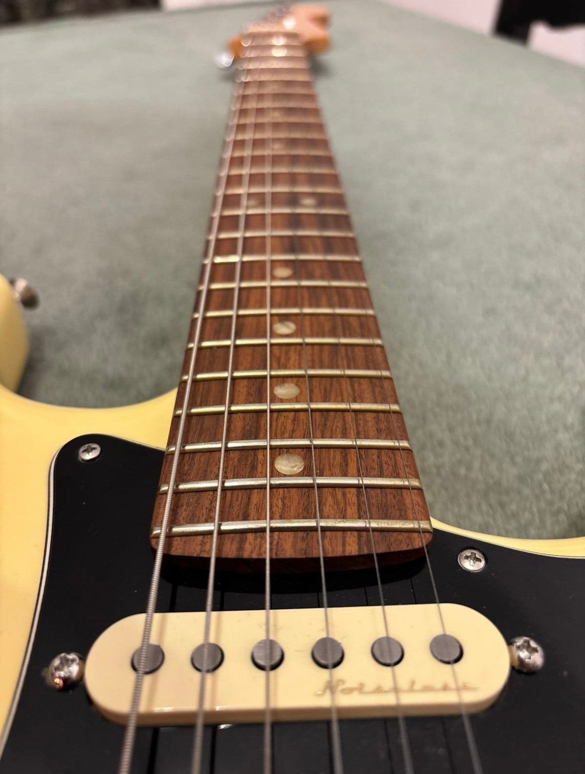 FENDER Stratocaster, Enlèvement ou Envoi, Comme neuf, Solid body, Fender