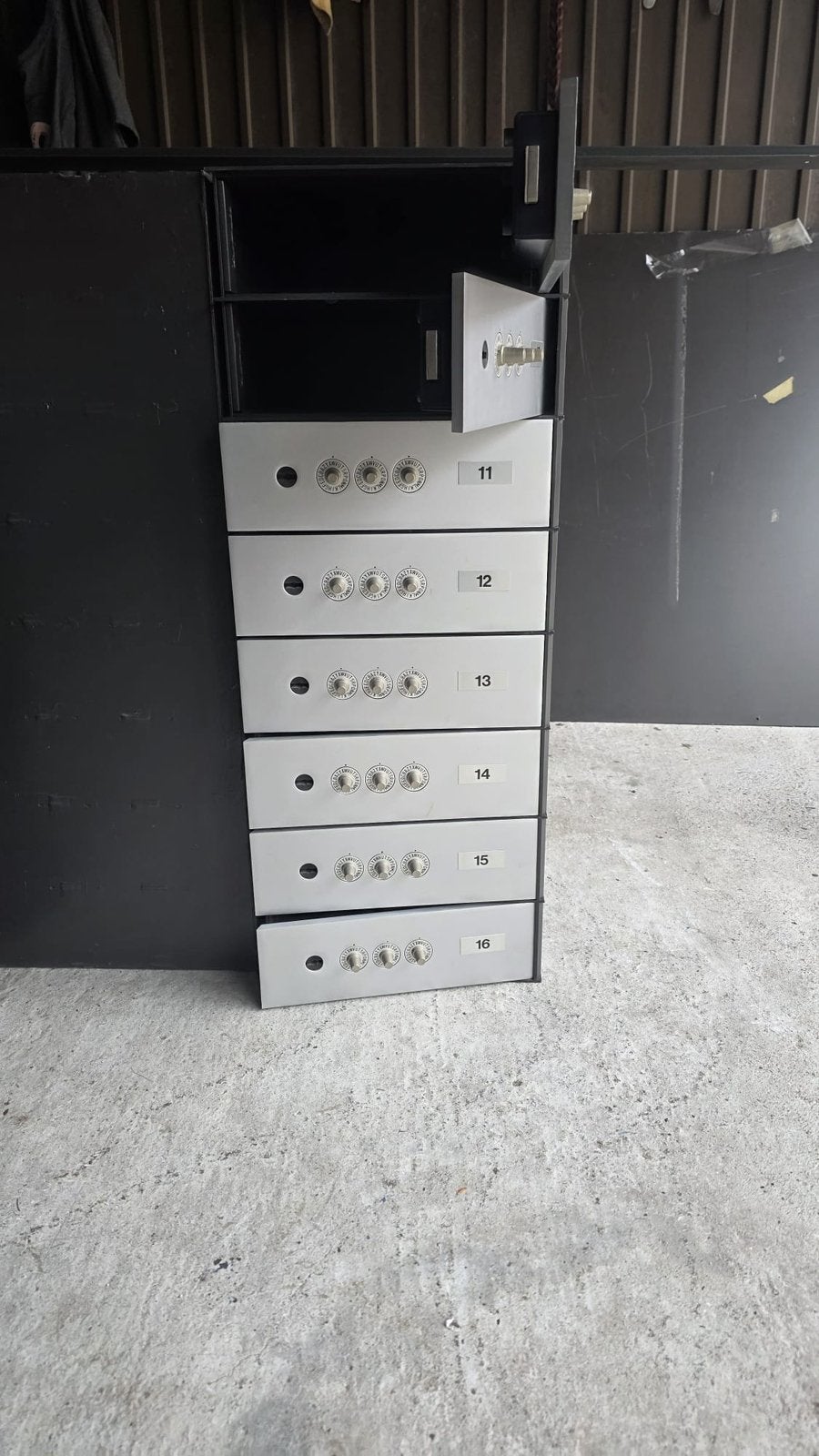 Bankkluizen te koop, Enlèvement, Comme neuf