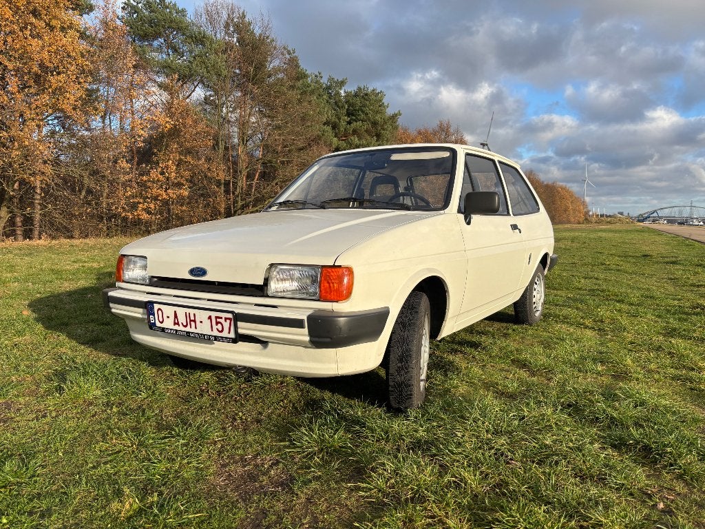 Ford Fiesta MK2, Auto's, Voorwielaandrijving, Stof, Wit, Handgeschakeld
