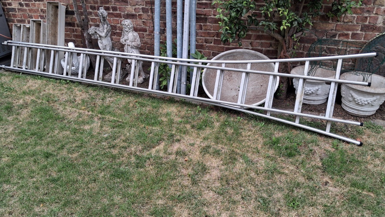 échelle 2 x 17 sports. sans roues., Bricolage & Construction, Échelles & Escaliers, Enlèvement, Échelle