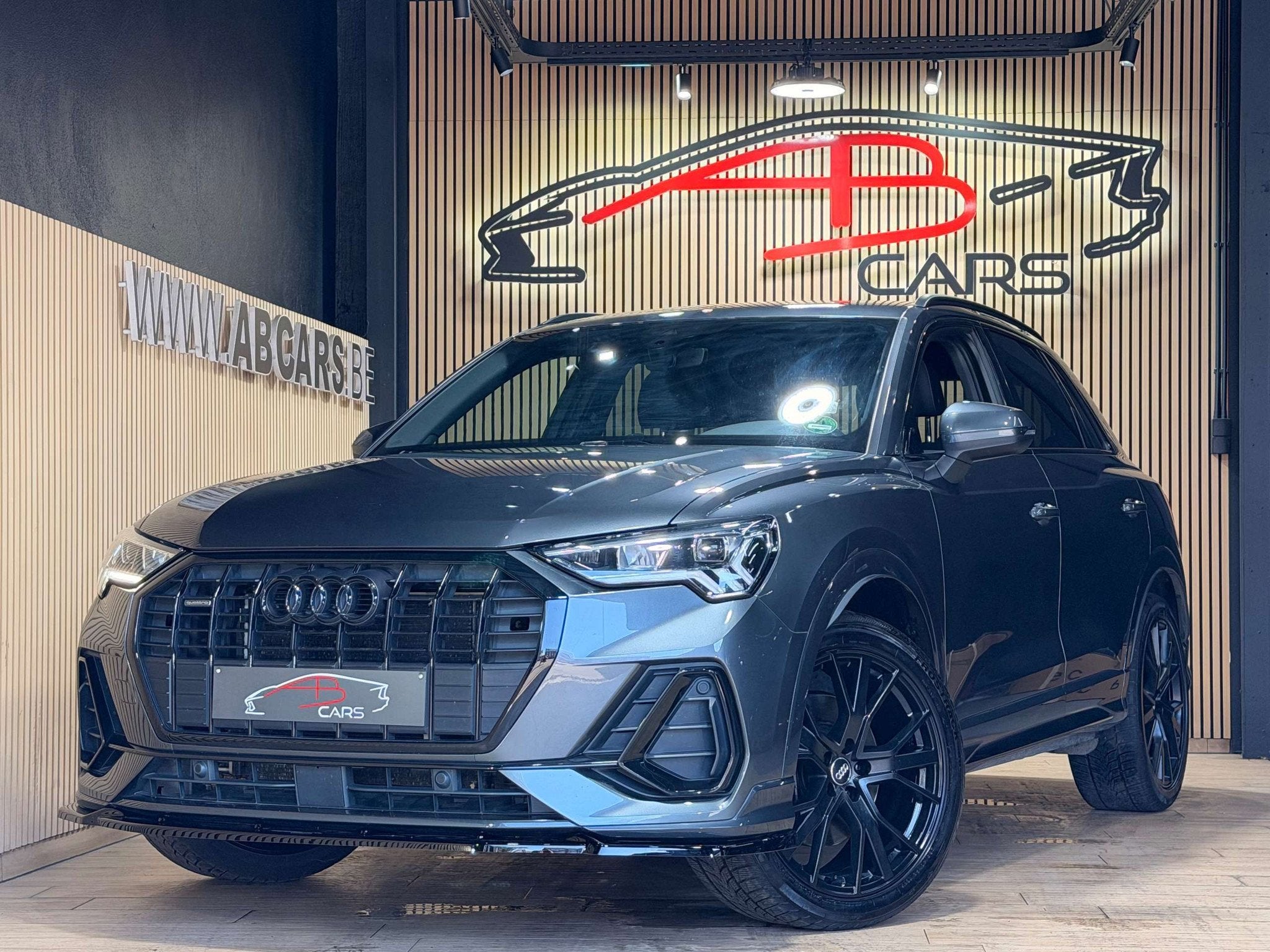 Audi Q3 40 TFSI Quattro * LOOK RSQ3 - S line S tronic * GARA, Autos, Audi, Argent ou Gris, Achat, Commande vocale, Euro 6