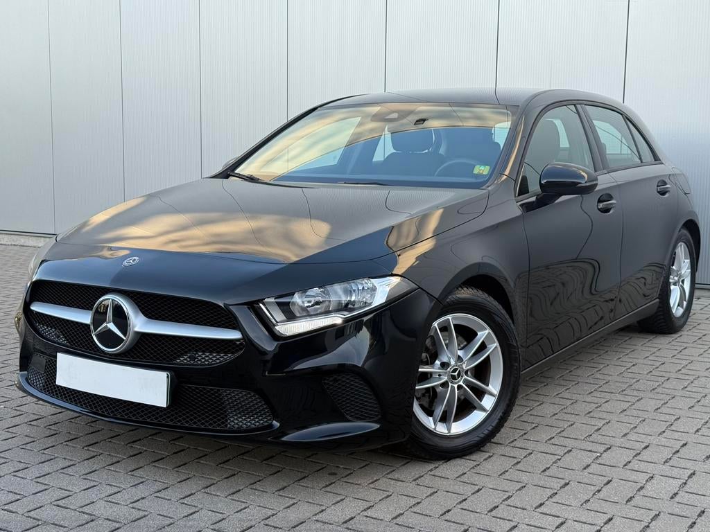 Mercedes-Benz A160 Benzine 1 JAAR GARANTIE, Auto's, Voorwielaandrijving, Stof, Zwart, https://public.car-pass.be/vhr/dfb7d21d-a348-46b1-833a-72b70a13fcd8