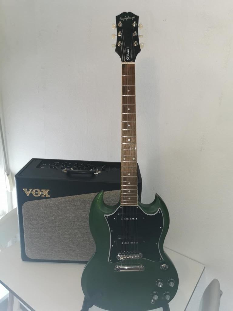 Epiphone SG classic worn + VOX, Muziek en Instrumenten, Ophalen, Epiphone, Met versterker, Zo goed als nieuw