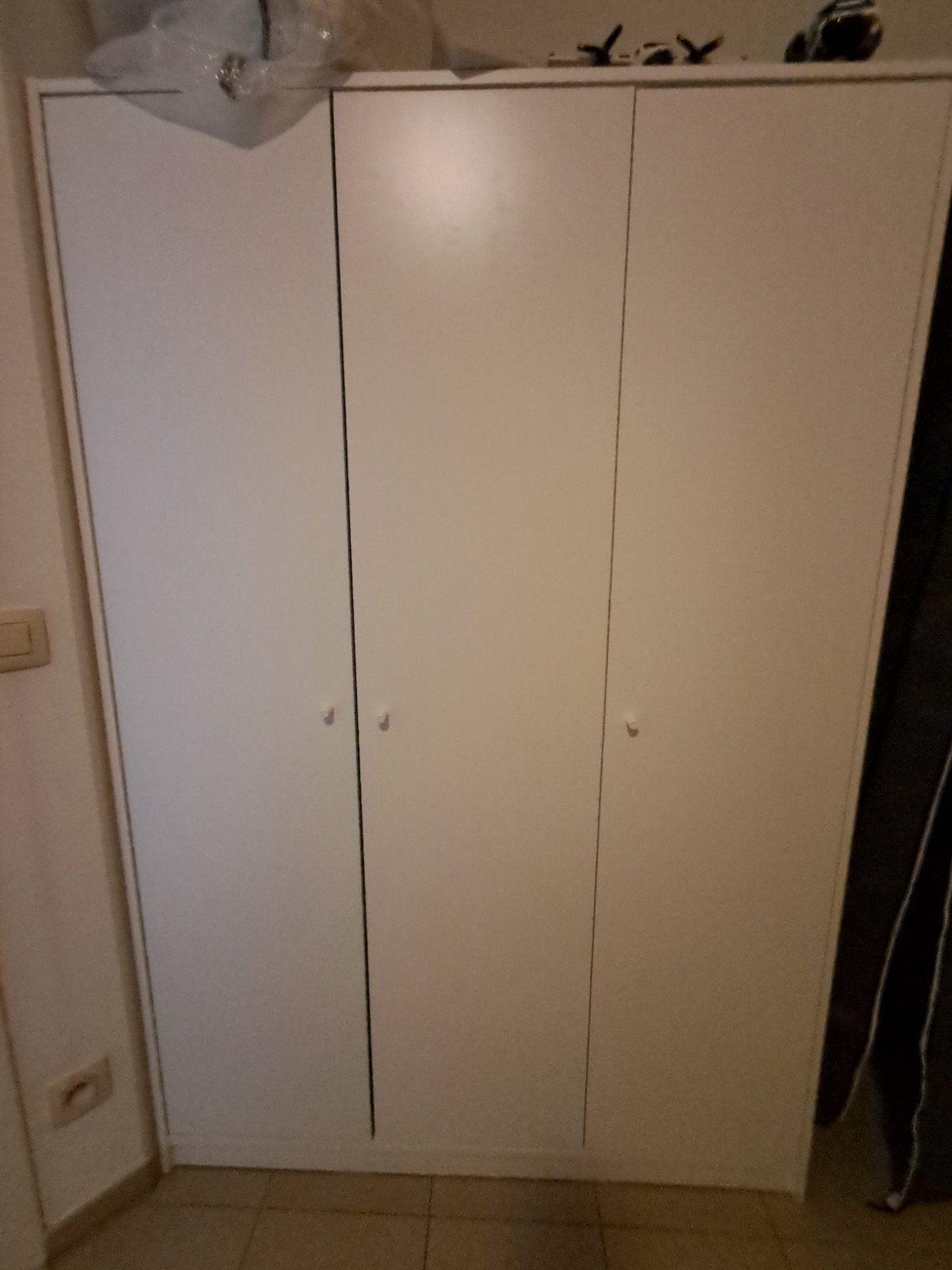 Kledingkast Ikea Kleppstad wit met 3 deuren, Enlèvement