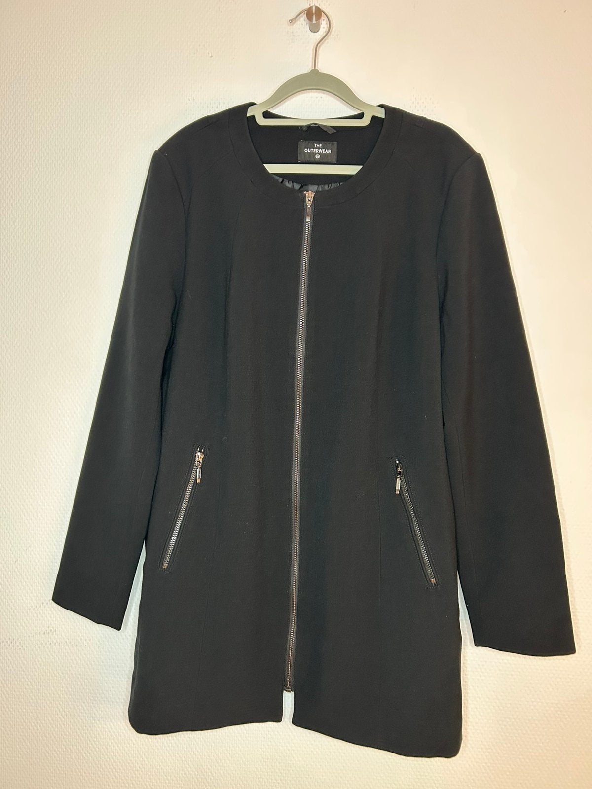 Zwarte geklede jas C&A maat 44, Kleding | Dames, Jassen | Winter, Ophalen of Verzenden, Zo goed als nieuw, Maat 42/44 (L), Zwart