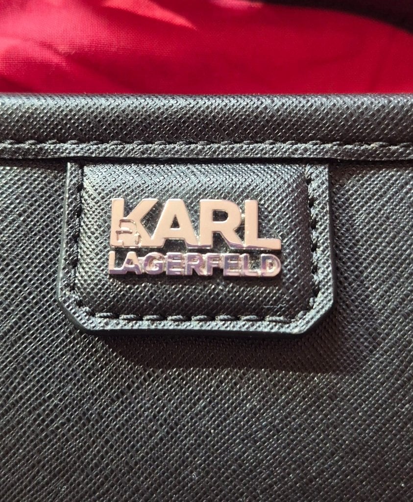 Sac karl lagerfeld, Enlèvement