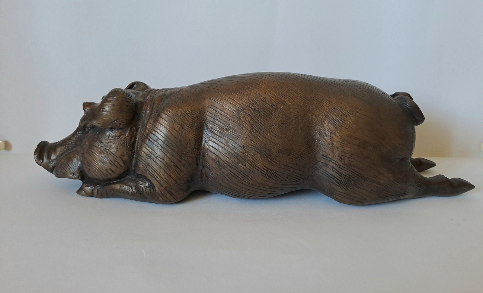 Sculpture  - Cochon couché en bronze, Antiquités & Art, Enlèvement ou Envoi, Bronze