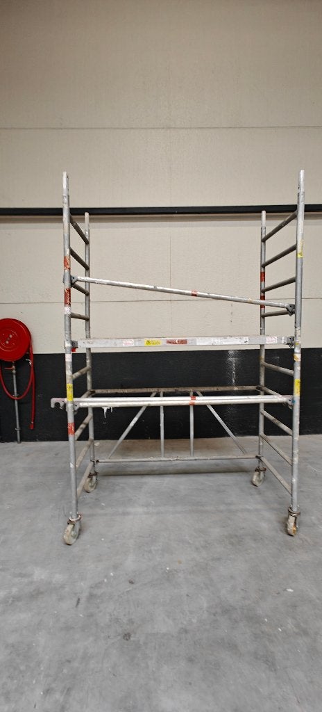 Stelling / kamersteiger Altrex, Doe-het-zelf en Bouw, Steigers, Ophalen, Gebruikt, Rolsteiger of Kamersteiger, 2 tot 5 meter