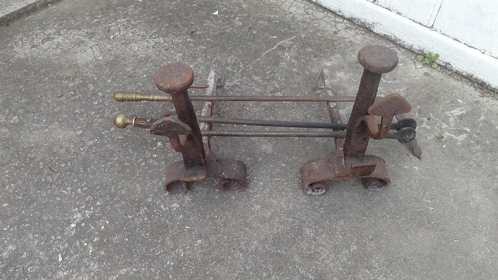 2 kleine antieke 18e eeuwse vuurbokken, haardstel, Verzenden