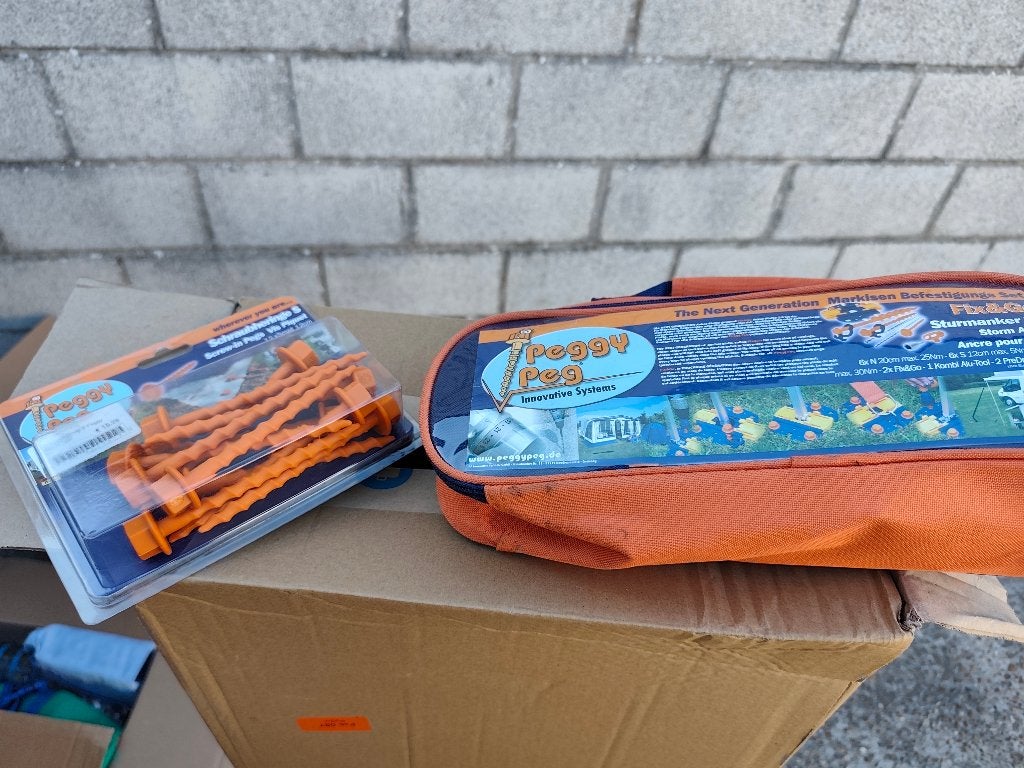 Peggy Peg Fix, Caravanes & Camping, Outils de camping, Enlèvement, Utilisé