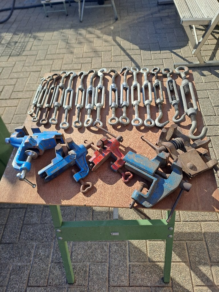 Tekkers en bankschroeven, Ophalen, Zo goed als nieuw