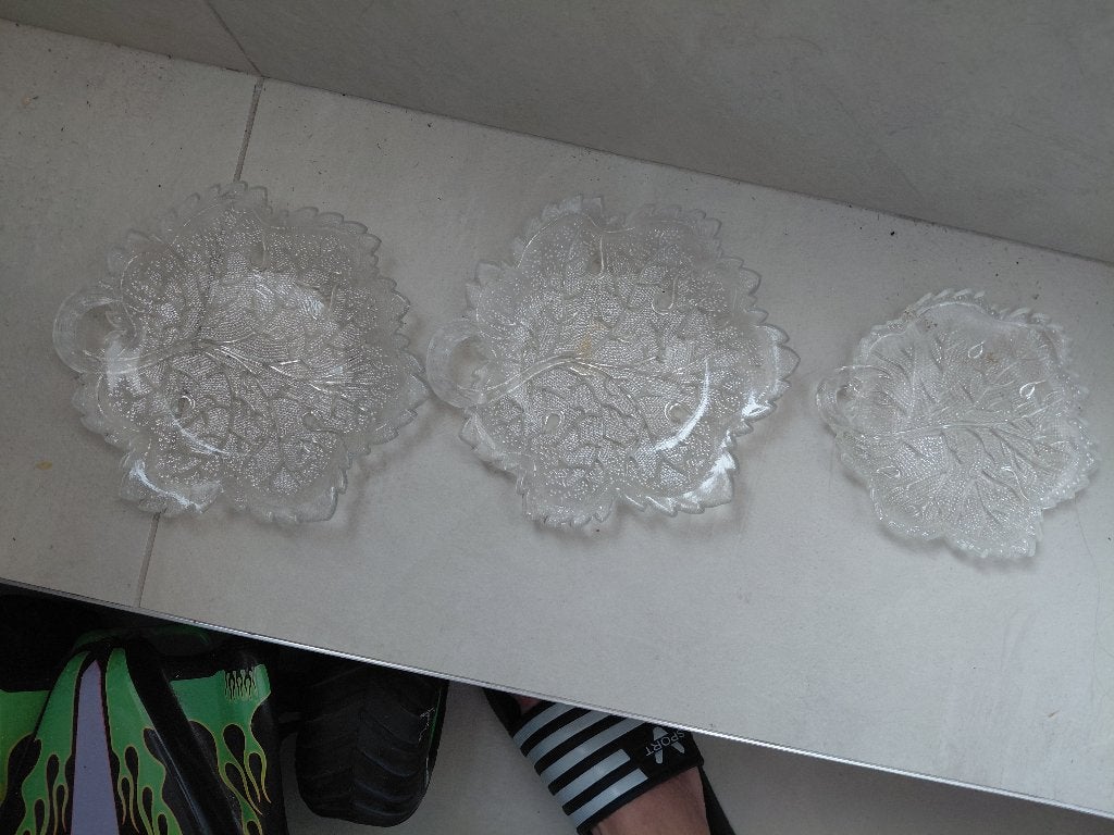 Assiettes, coupole en verre avec relief, Enlèvement ou Envoi