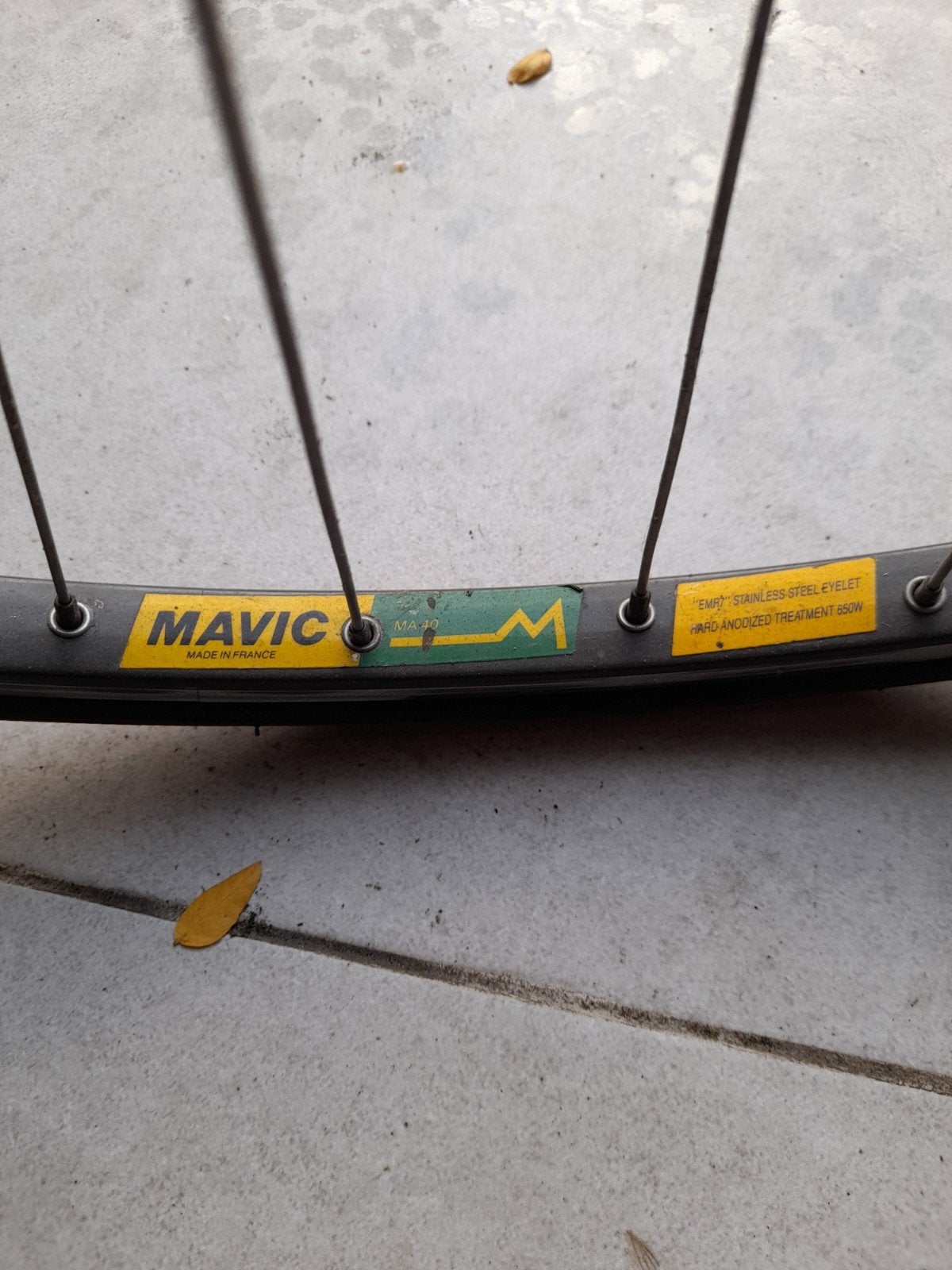 Voor wiel oude model x 28 Mavic - France, Ophalen, Band, Zo goed als nieuw, Aluminium