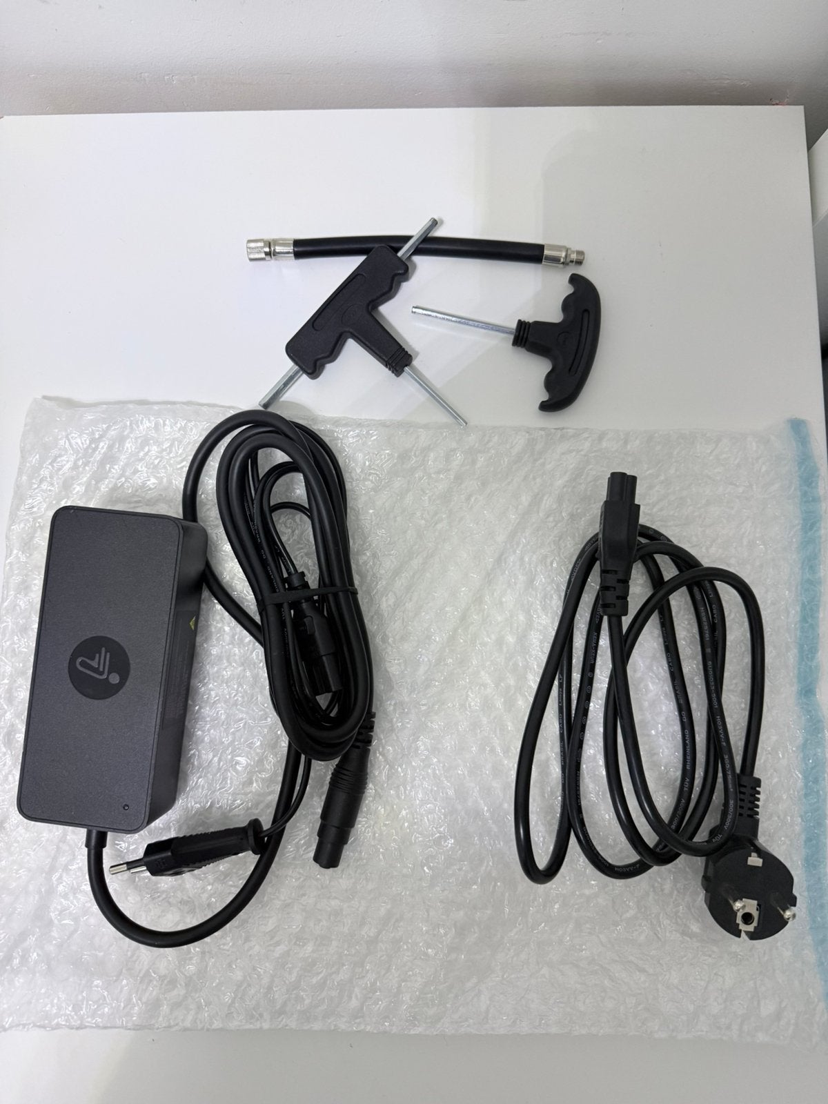 Nouveaux chargeurs originaux pour Ninebot G2 Max/G3 Max/ZT3, Vélos & Vélomoteurs, Enlèvement ou Envoi, Neuf, Step électrique (E-scooter)