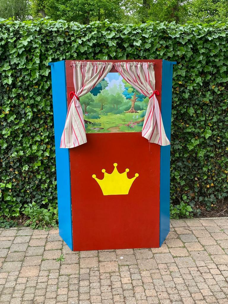 Poppenkast ..met poppen, Ophalen