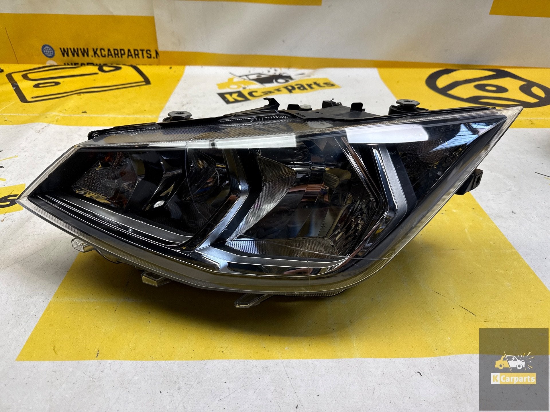 Seat Ibiza V LED Koplamp 6F1941005D Links Origineel, Gebruikt, Autovia A-2, Km 585 585
08760  Martorell, ES, SEAT S.A., Customercare@seat.es