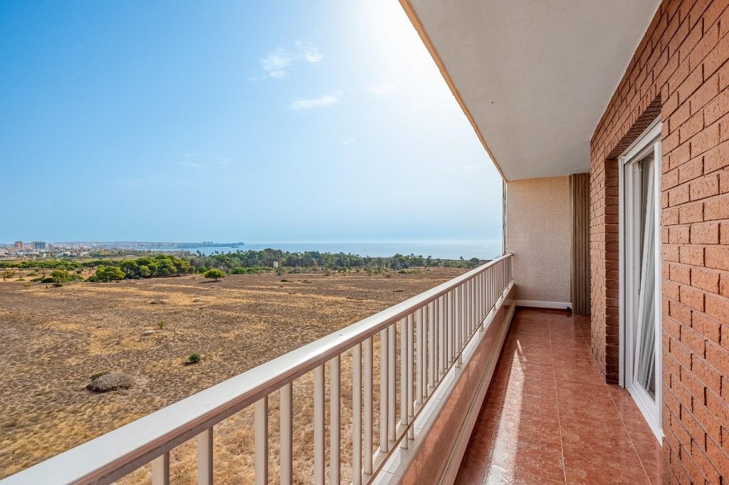 Gerenoveerd appartement/strand in Punta Prima, Dorp, Spanje, 2 kamers, Punta Prima.
