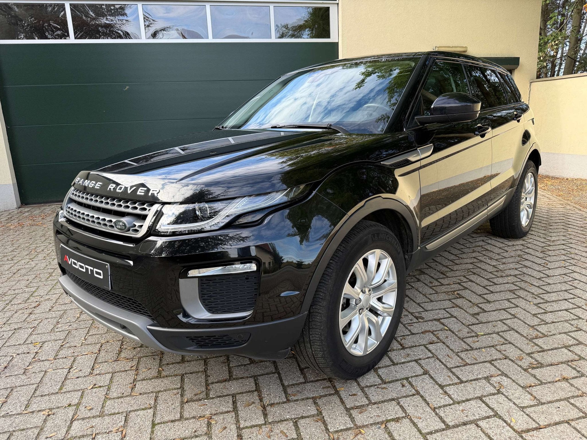 Land Rover Range Rover Evoque 2.0 TD4 4WD SE AUT. + PANODAK, Automaat, Gebruikt, 4 cilinders, https://public.car-pass.be/vhr/da7608e9-a8e5-4627-8e73-a35ffe343c4c