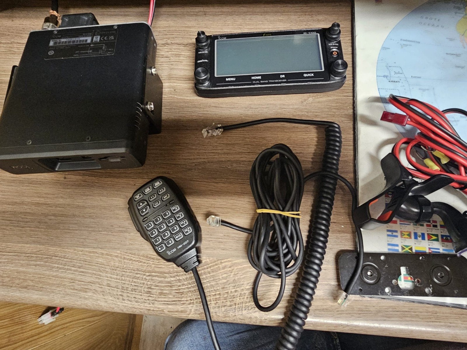 Icom ID 5100 E, Telecommunicatie, Ophalen of Verzenden, Zo goed als nieuw, Zender en Ontvanger