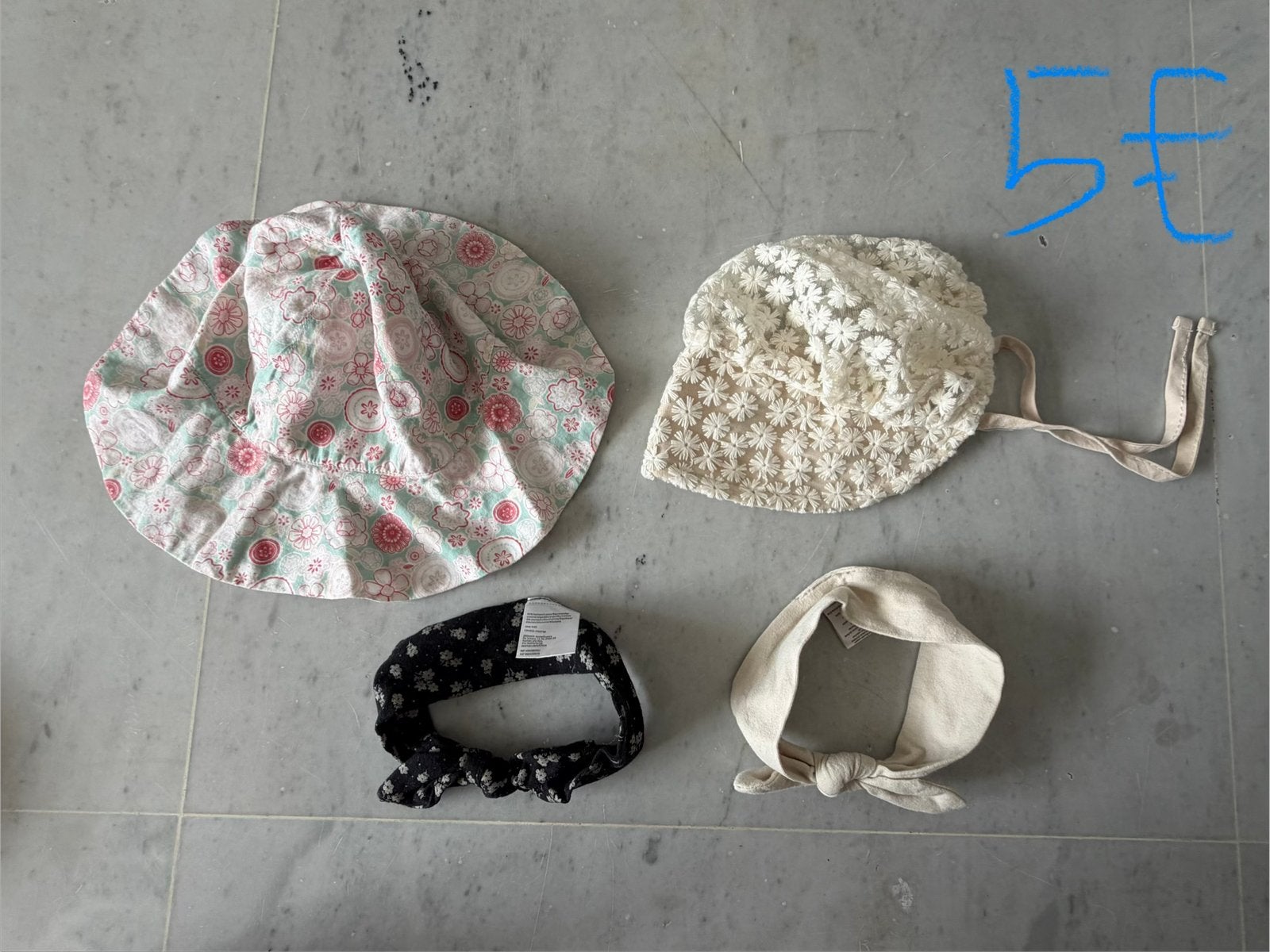Bonnets chapeau chaussettes enfant 12-18M, Enlèvement, Comme neuf, Chapeau