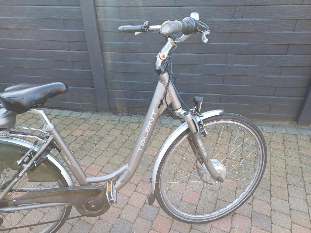 electrische fiets merk talent, Fietsen en Brommers, Gebruikt, 47 tot 51 cm, 30 tot 50 km per accu, Ophalen