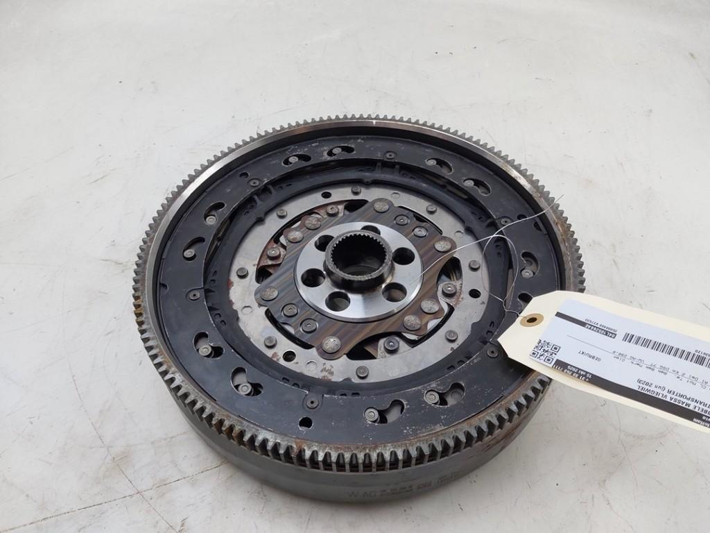 VOLANT MOTEUR BI-MASSE ABS Transporter T6 (|04L105266AE|), Utilisé, Volkswagen