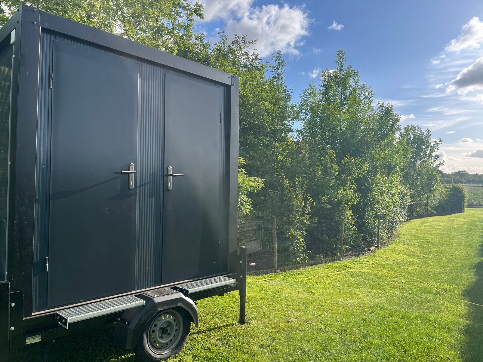 Mobiele toiletten te huur, Ophalen, Zo goed als nieuw