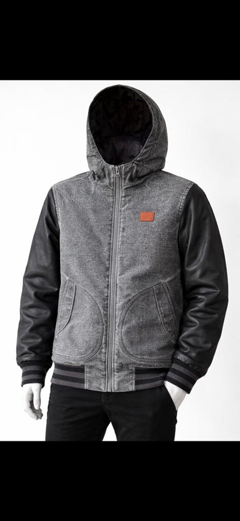 Veste VANS noire et grise. 13/14 ans Manches simili cuir., Enlèvement ou Envoi, Utilisé, Pull ou Veste