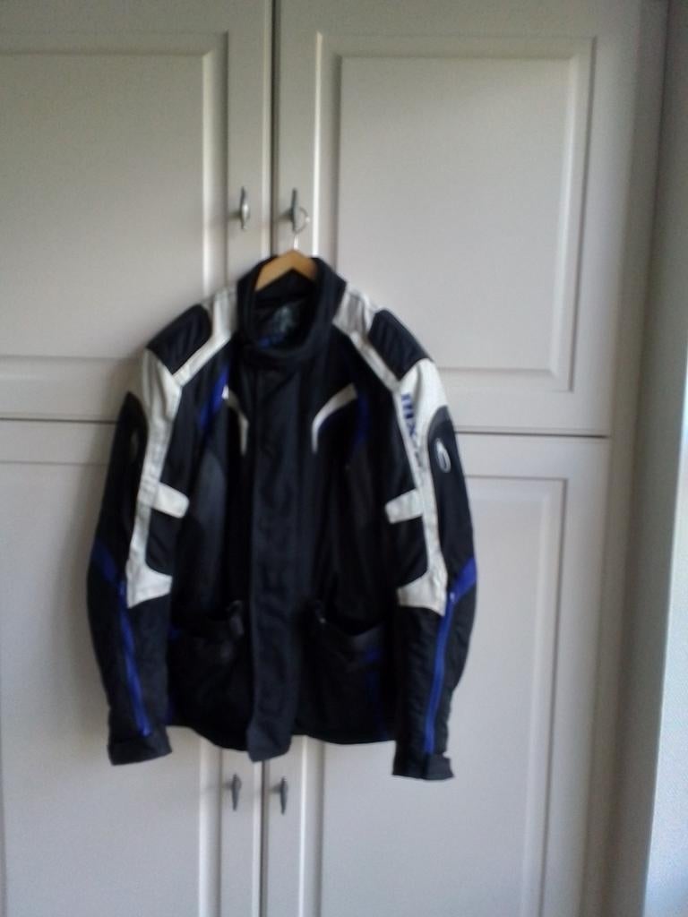 Richa motorvest, Verzenden