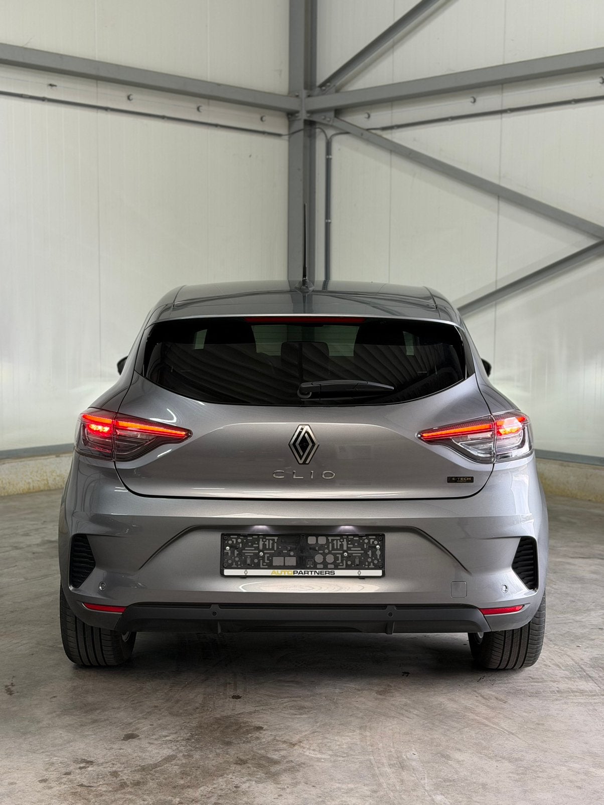 Renault Clio 2025 1.6i Hybride  (Overname mogelijk), Automaat, Parkeersensor, Bedrijf, 5 deurs