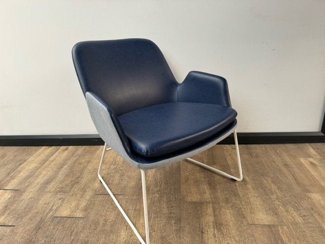 B&T Daisy Lounge stoel blauw, Ophalen
