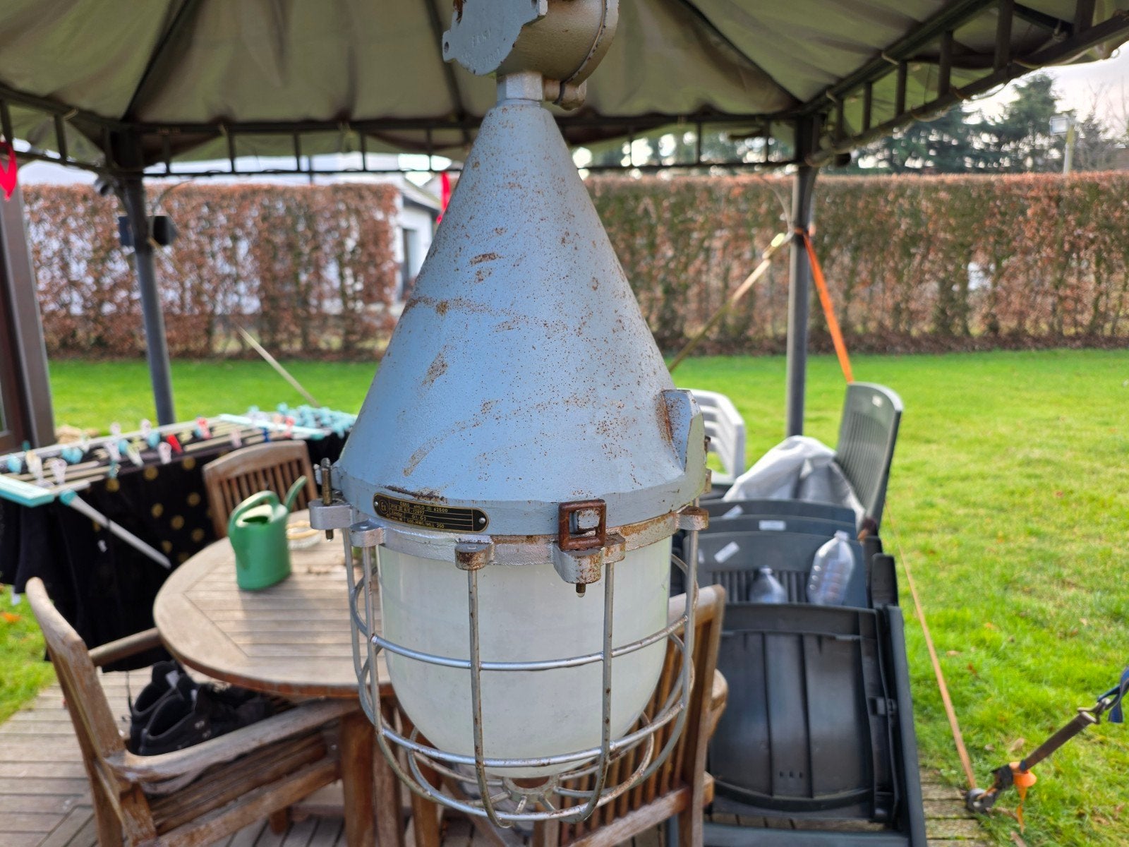 Oude scheepslamp, Ophalen