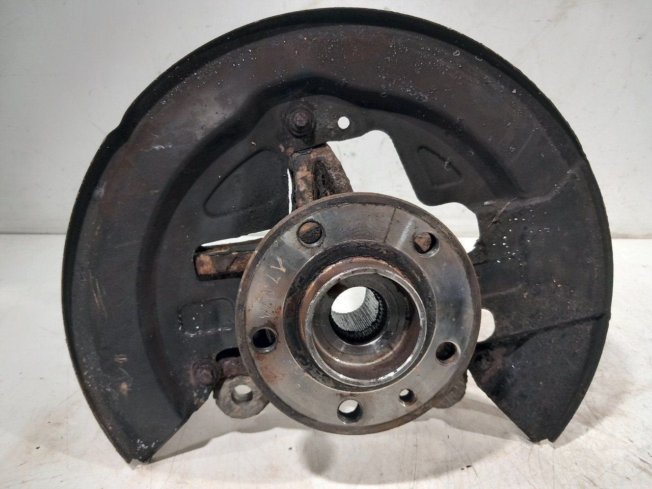 Wielnaaf links voor Volvo XC60, Onderdelen@venauto.nl, Van der Ven Autorecycling B.V., Gebruikt, Ettenseweg 76, 4706 PB Roosendaal, The Netherlands