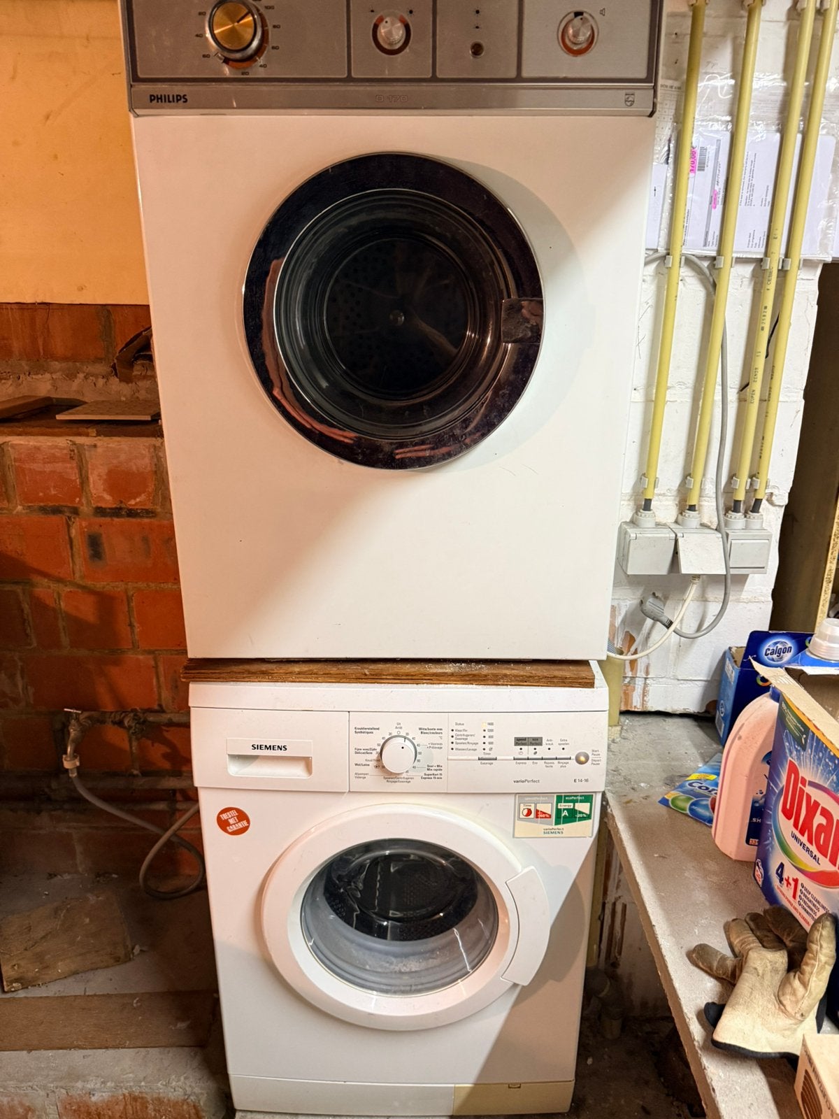 Machine à laver Siemens et sèche-linge Philips, 1200 à 1600 tours, 4 à 6 kg, Enlèvement, Moins de 85 cm