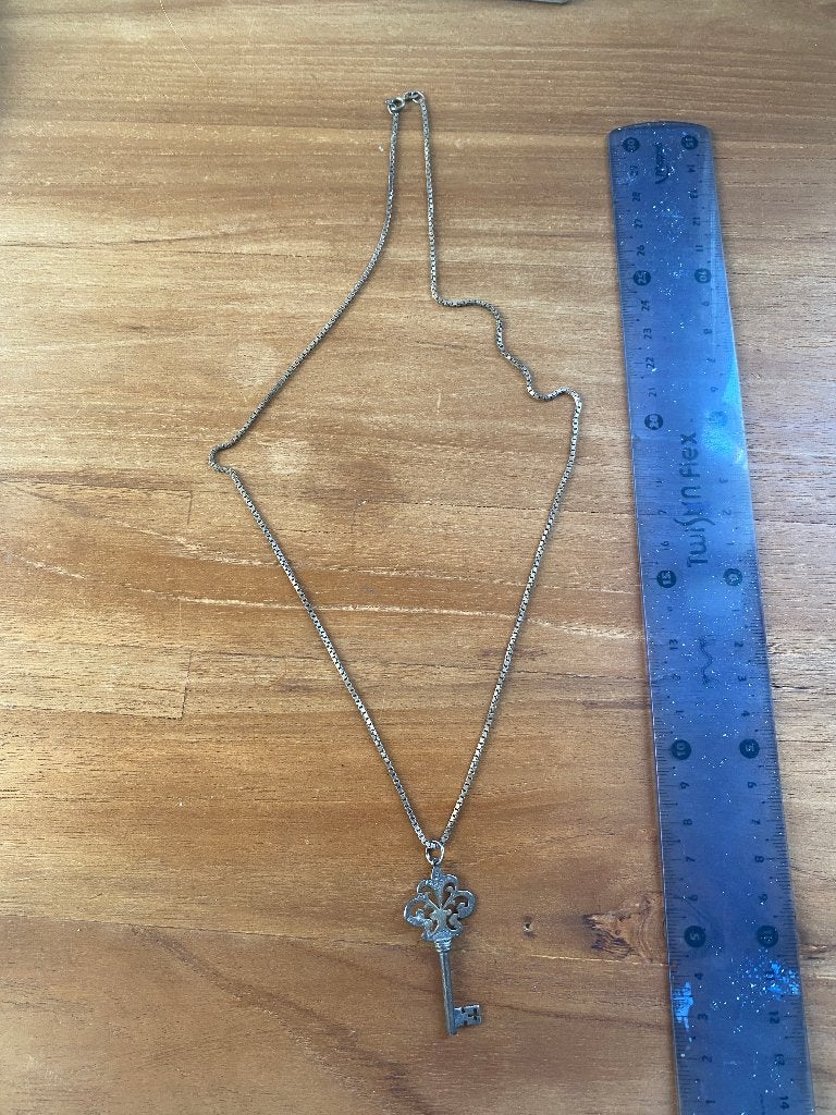 Pendentif avec clèef, Enlèvement ou Envoi, Comme neuf, Autres matériaux