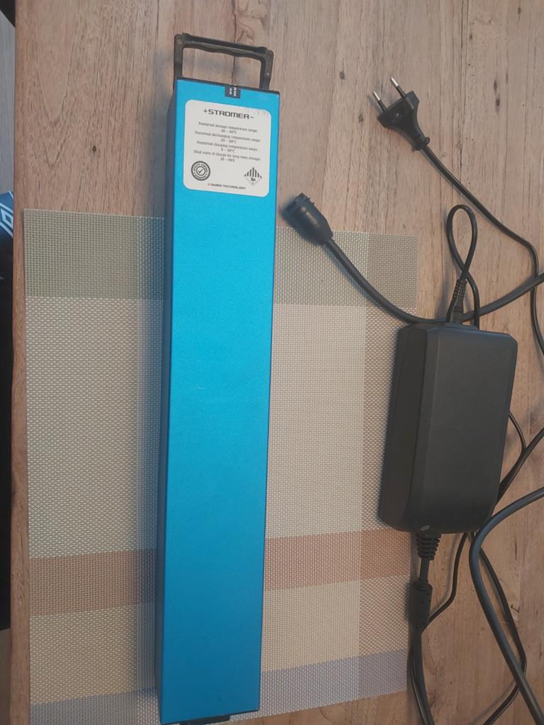 Batterij Stromer blauw, 983 Wh + oplader (nieuwpr 1900 euro), Fietsen en Brommers, Ophalen, Zo goed als nieuw