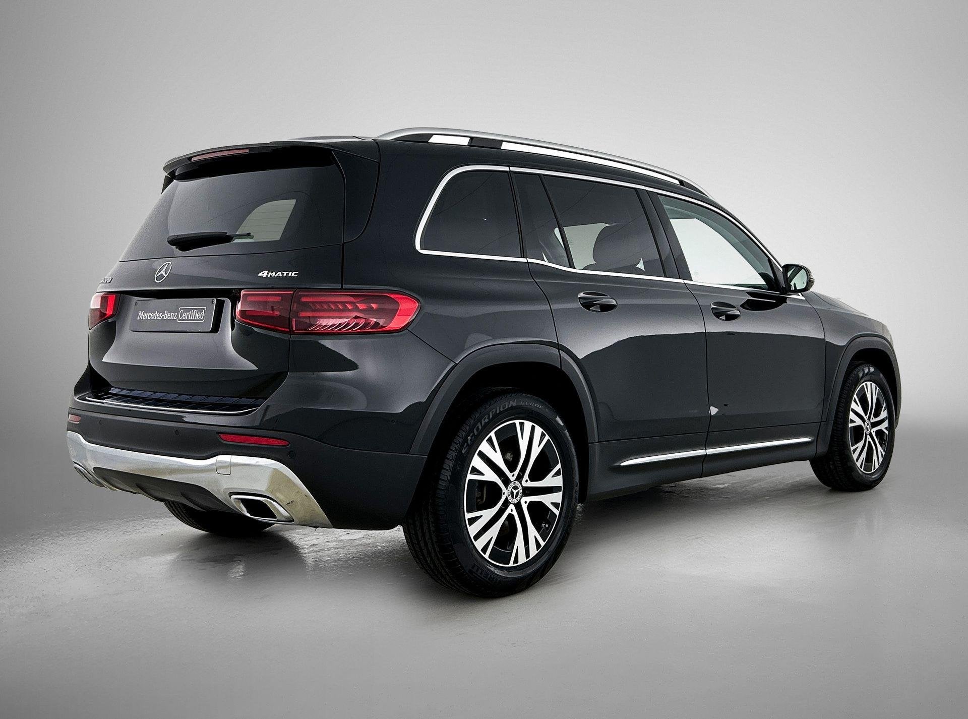 Mercedes-Benz GLB-Klasse 220 4MATIC Luxury Line Distronic |, Auto's, Automaat, Dealer onderhouden, 4 cilinders, Zwart