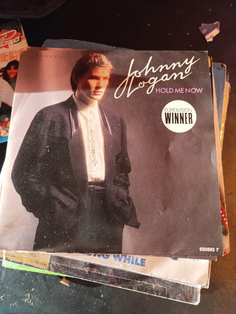 Johnny Logan, Enlèvement