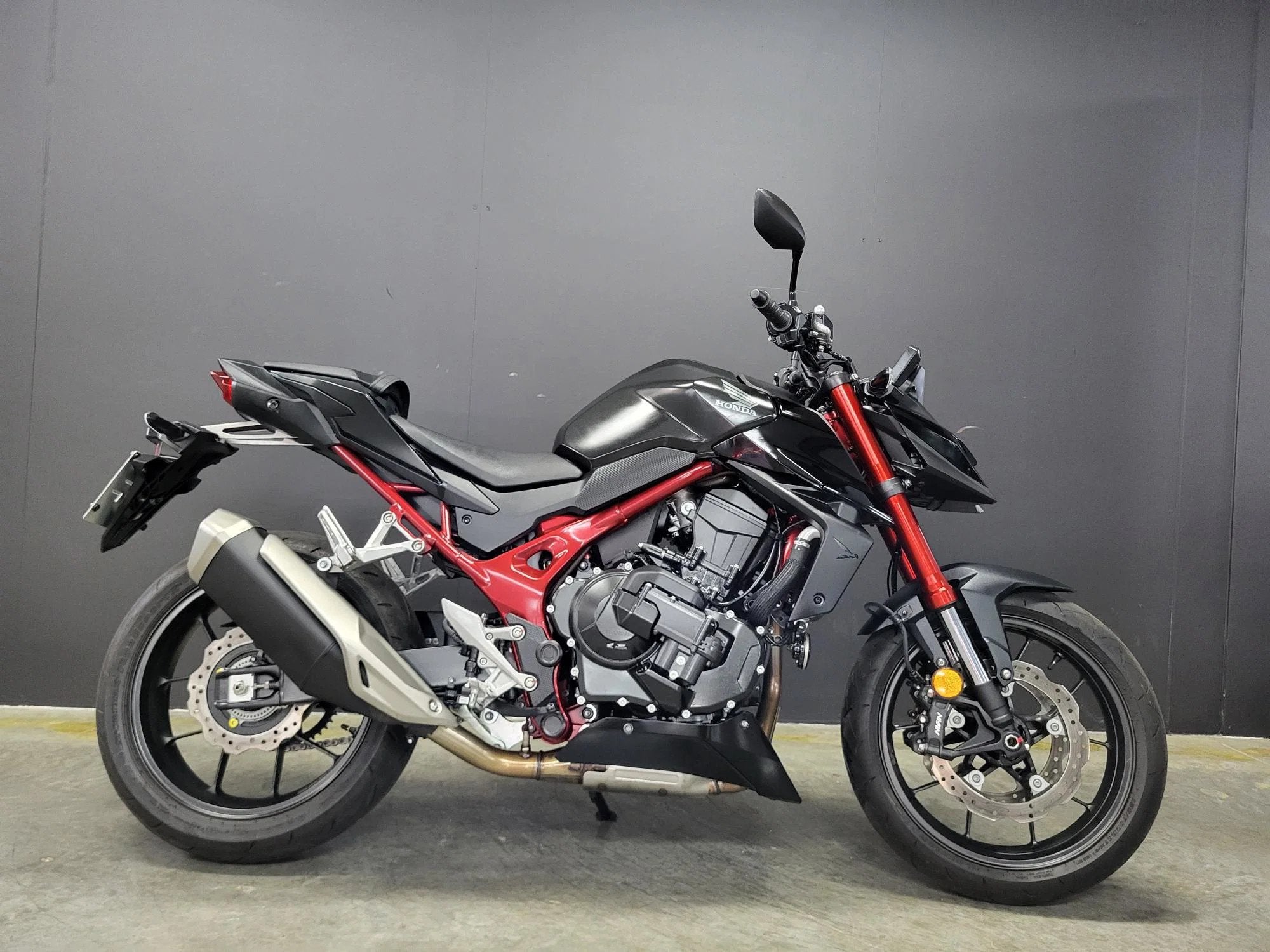Honda Hornet 750 e-clutch plezier in nieuwstaat (bj 2026), Motoren, 750 cc, Meer dan 35 kW, Overig, Handgeschakeld