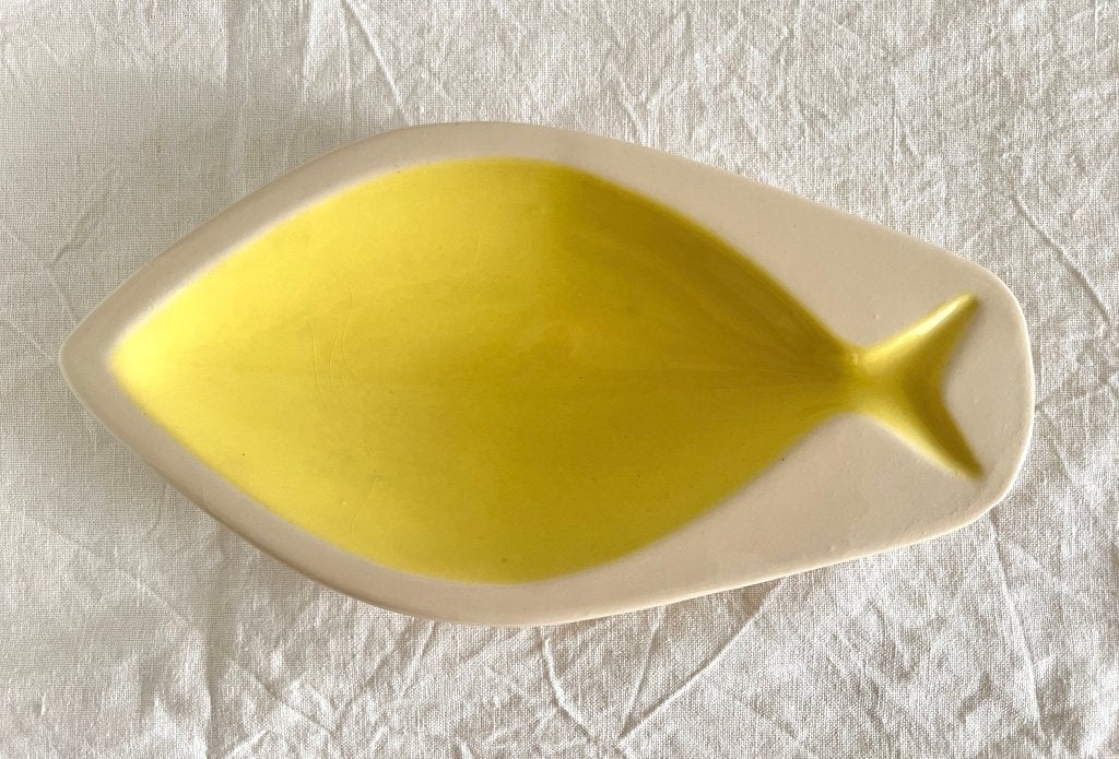 Ravier jaune et blanc en forme de poisson Saint-Clément, Antiquités & Art, Enlèvement ou Envoi