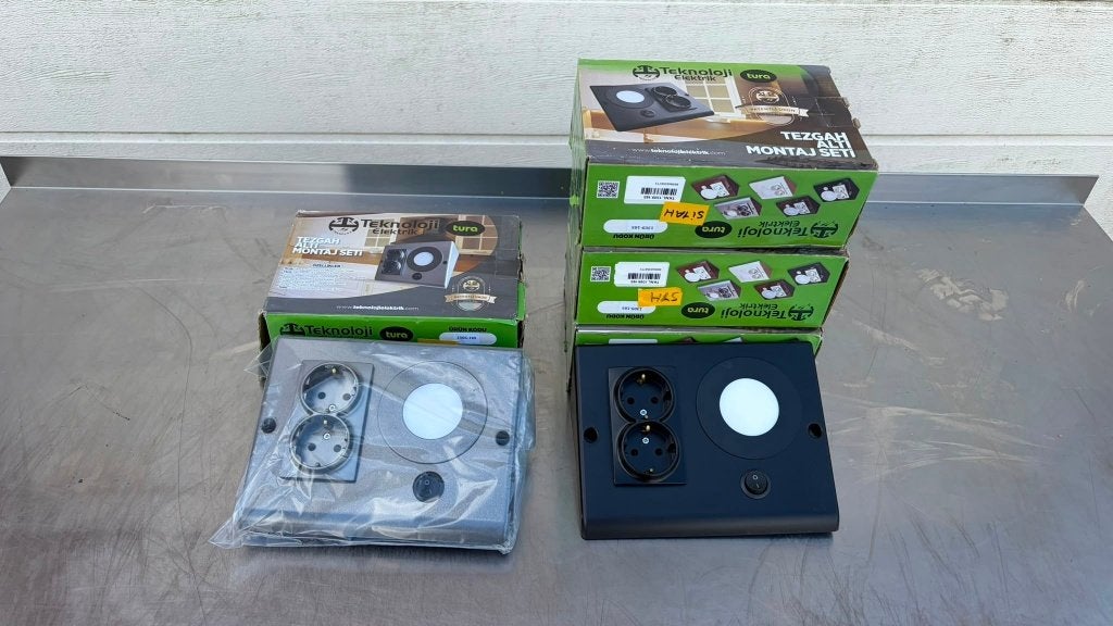 Onderbouw Stopcontact Met Led 4 Stuks, Ophalen, Nieuw, Stopcontact