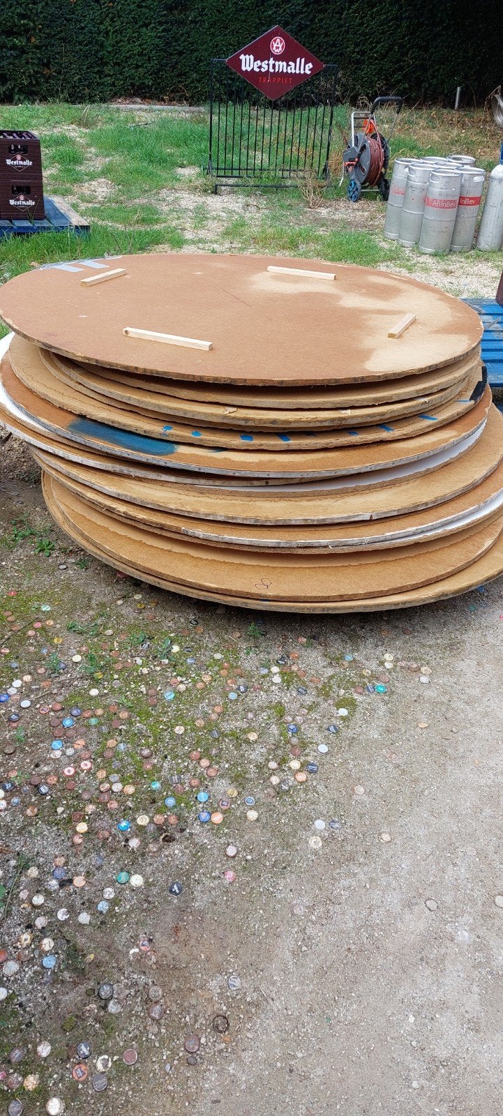 ronde tafels 6 en 8 personen- 13 stuks - gratis af te halen, Huis en Inrichting, Ophalen