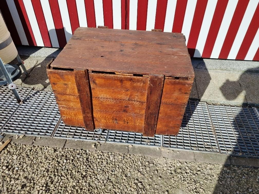 houten kist voor brandhout op wieltjes, Ophalen