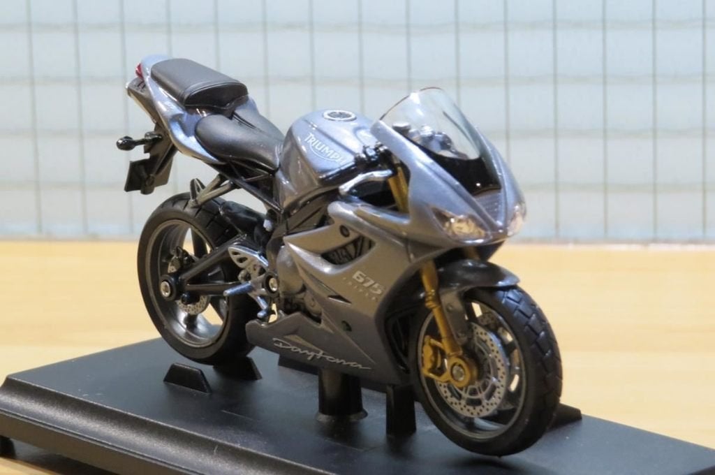 Triumph Daytona 675 1:18 12822, Ophalen of Verzenden, Nieuw, Motor, Welly