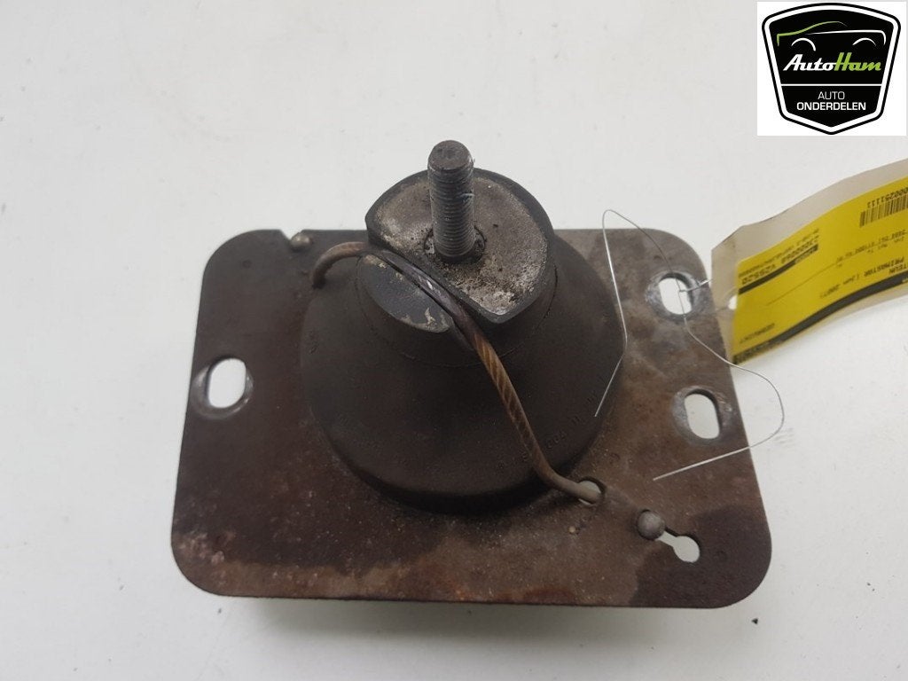 MOTORSTEUN Nissan Primastar (01-2002/12-2006) (134550), Auto-onderdelen, Gebruikt, Nissan