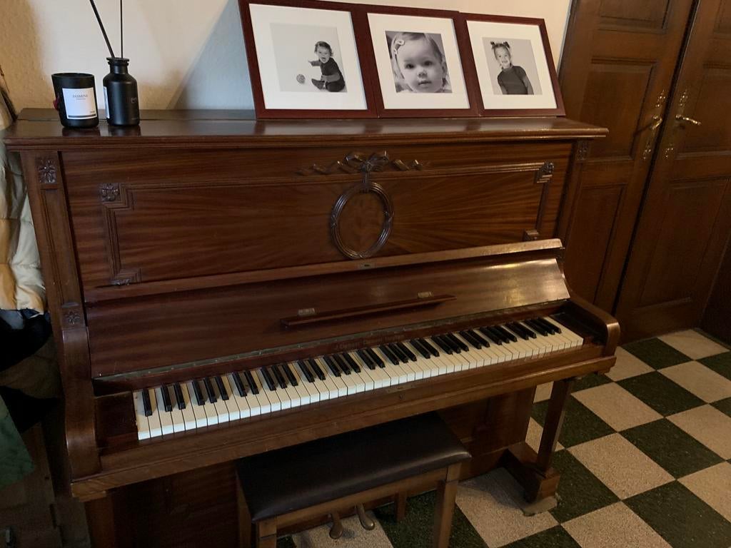 Bruine niet-gestemde piano, Enlèvement, Utilisé, Brun, Piano
